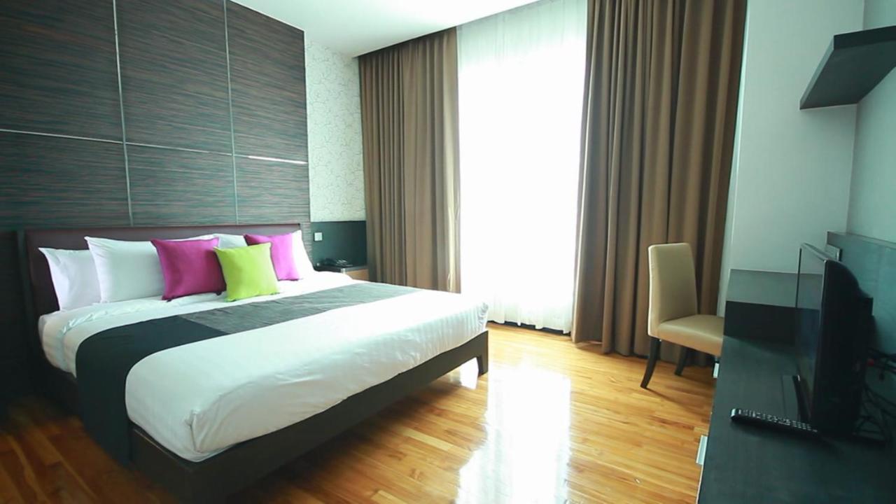 Hotel Lumen Bangkok Srinakarin Extérieur photo