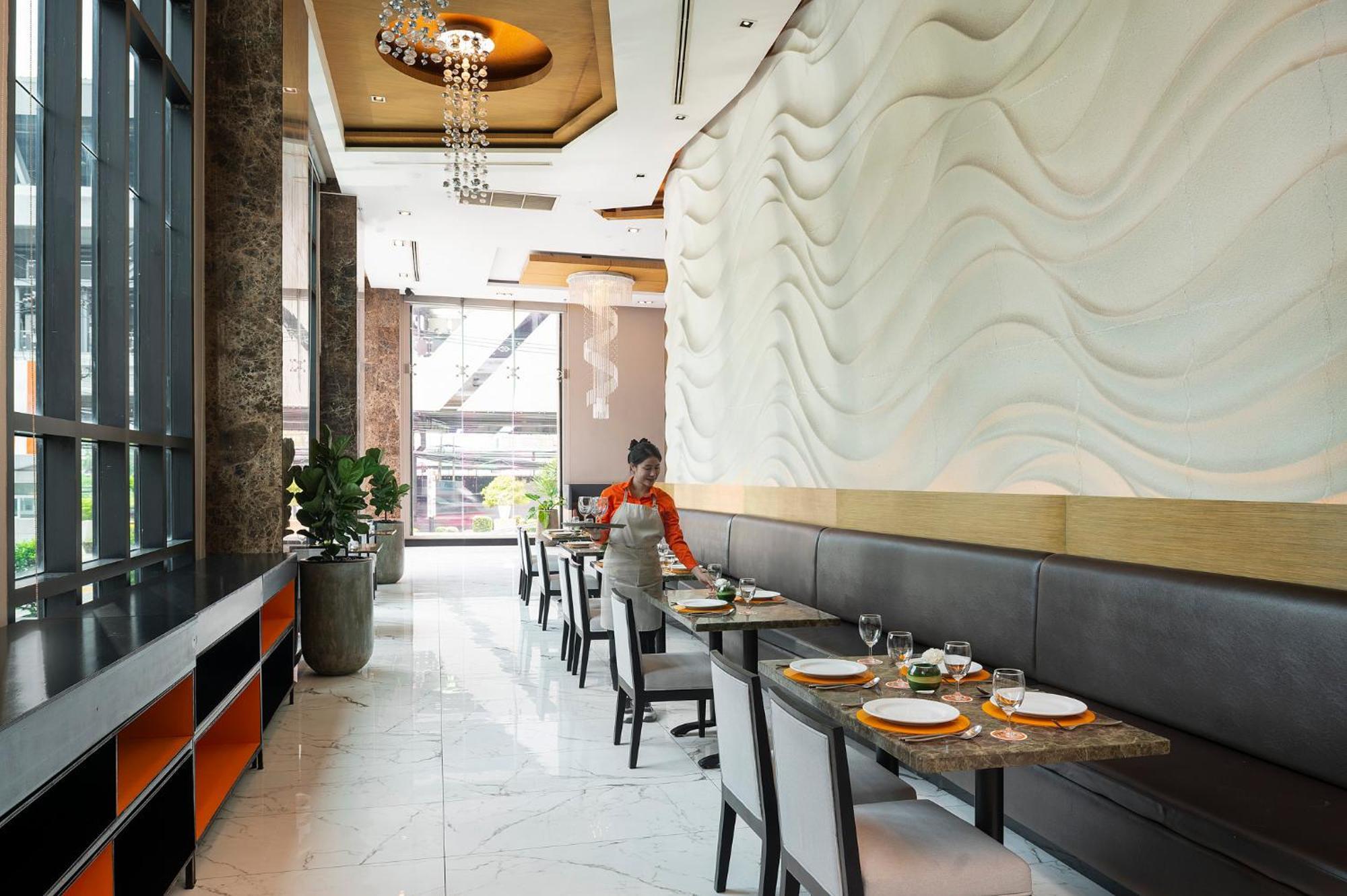 Hotel Lumen Bangkok Srinakarin Extérieur photo