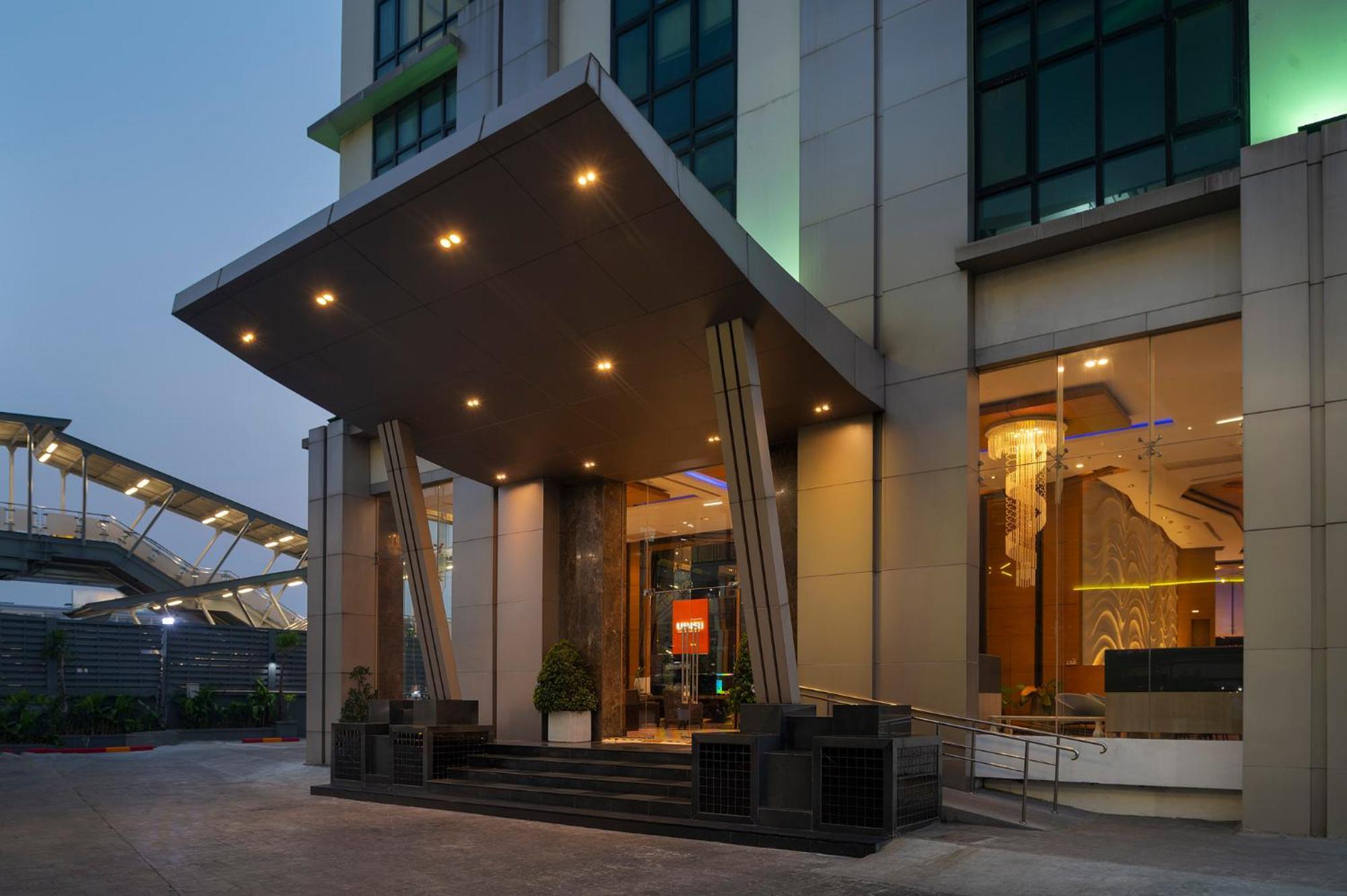 Hotel Lumen Bangkok Srinakarin Extérieur photo