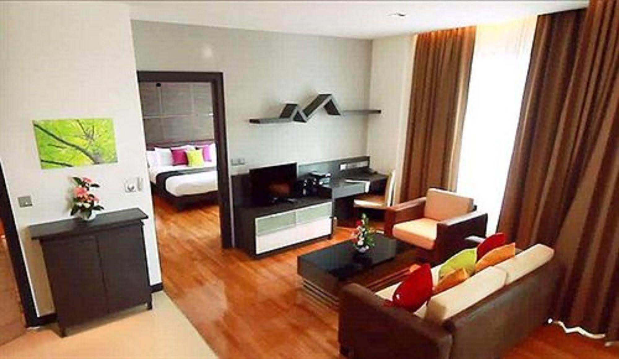 Hotel Lumen Bangkok Srinakarin Extérieur photo
