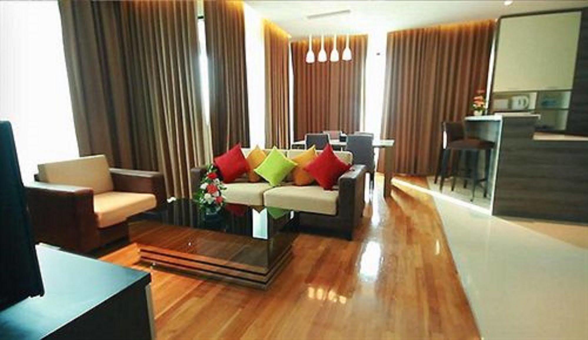 Hotel Lumen Bangkok Srinakarin Extérieur photo
