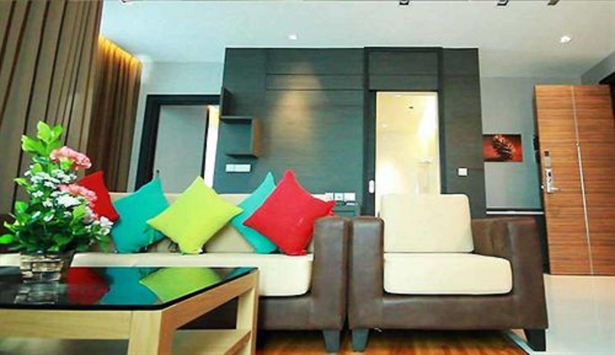 Hotel Lumen Bangkok Srinakarin Extérieur photo